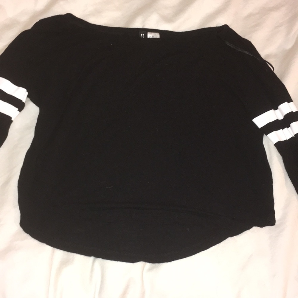Black flowy cropped long sleeve shirt